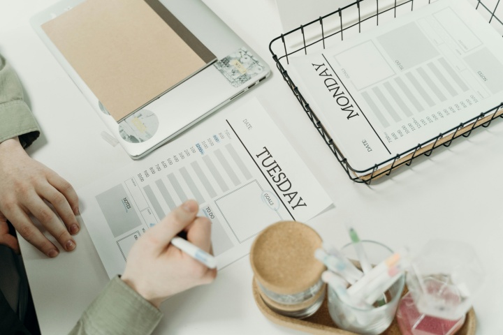 직장인들이 현실적으로 지킬 수 있는 주간 계획표 만들기