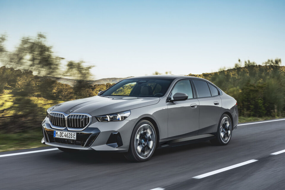 BMW 8세대 신형 5시리즈 &#39;i5 주행가능거리 295마일&#39;