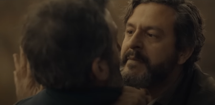 용의자를찾기위해고군분투하는아이작페리즈