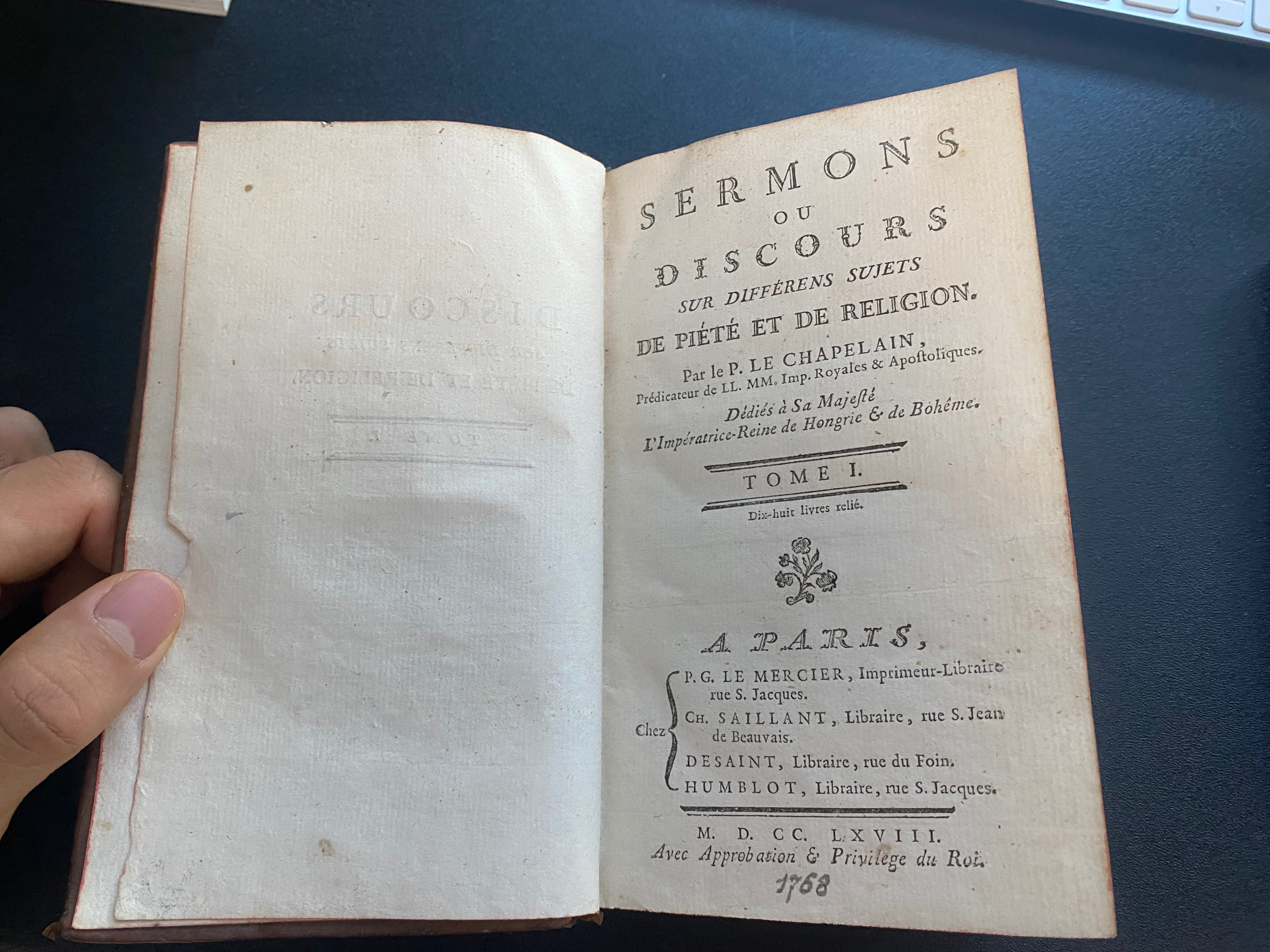 파리 벼룩시장 고서적