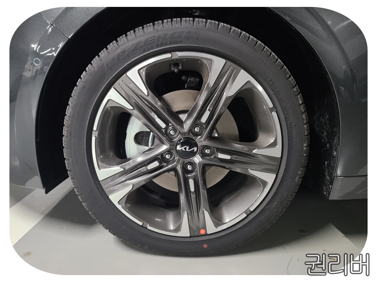 시그니처 트림 18인치 휠