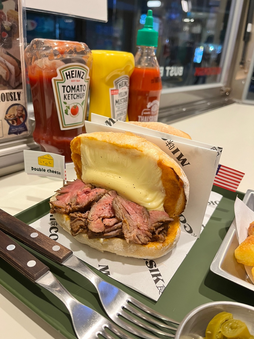 이것이 토시살 스테이크 버거, 일명 버스트버거 2