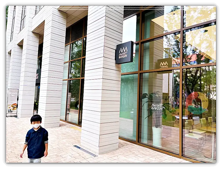 퍼블릭가산_아방베이커리-입구-A동-1층