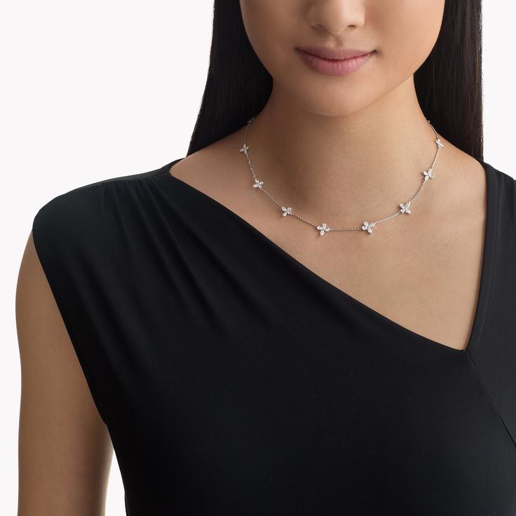 애벌레의 끝이 나비의 시작임을 알리는 명리학적 재생과 부활의 리추얼 메시지 이미지