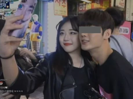 냥뇽녕냥 히나 실물 / 유튜버와 사진 찍는 모습