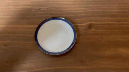 곰표-후라이드-오징어-튀김-접시에-담는-영상