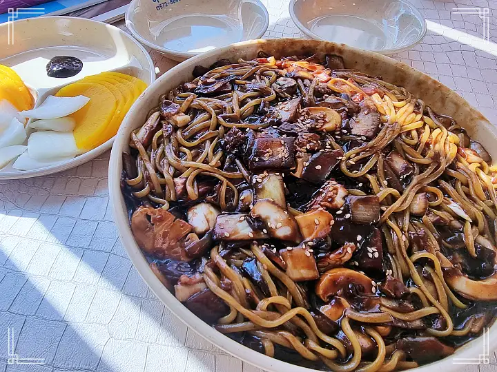 픽업 트렌드스페셜 히트맨 맛VS멋 남양주 퇴계원 중식당 안에 수족관 아쿠아리움 짜장면 간짜장 맛집 추천
