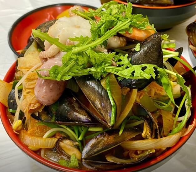 오늘N 격파 중식로드 군산 맛집 특허받은 콩나물 해물짬뽕과 매운 부추 짜장면 왕산중화요리 군산