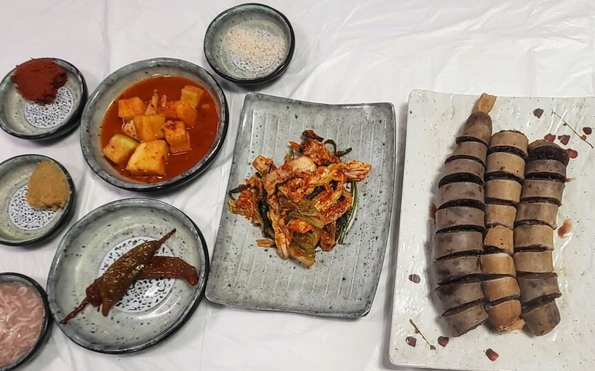 식객 허영만의 백반기행 298회 한그루와 함께한 부안밥상 피순대와 순대국 맛집 할매피순대