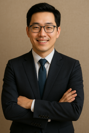 정장을 입은 동양인 남성