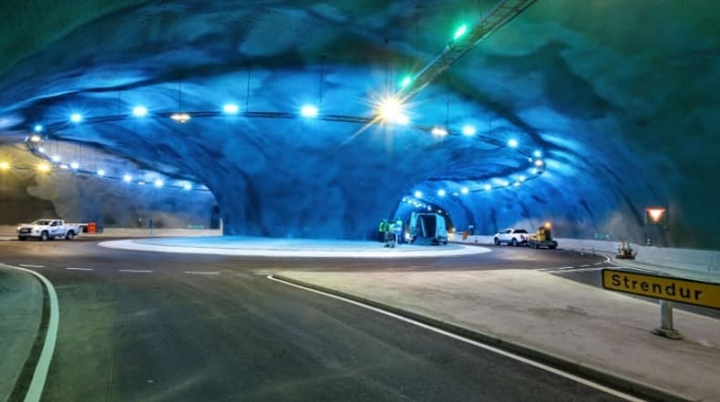 페로제도의 세계 최초의 해저터널 교차로 VIDEO: Faroe Islands: The World’s First Undersea Roundabout:
