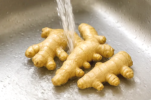 생강 물에 씻기