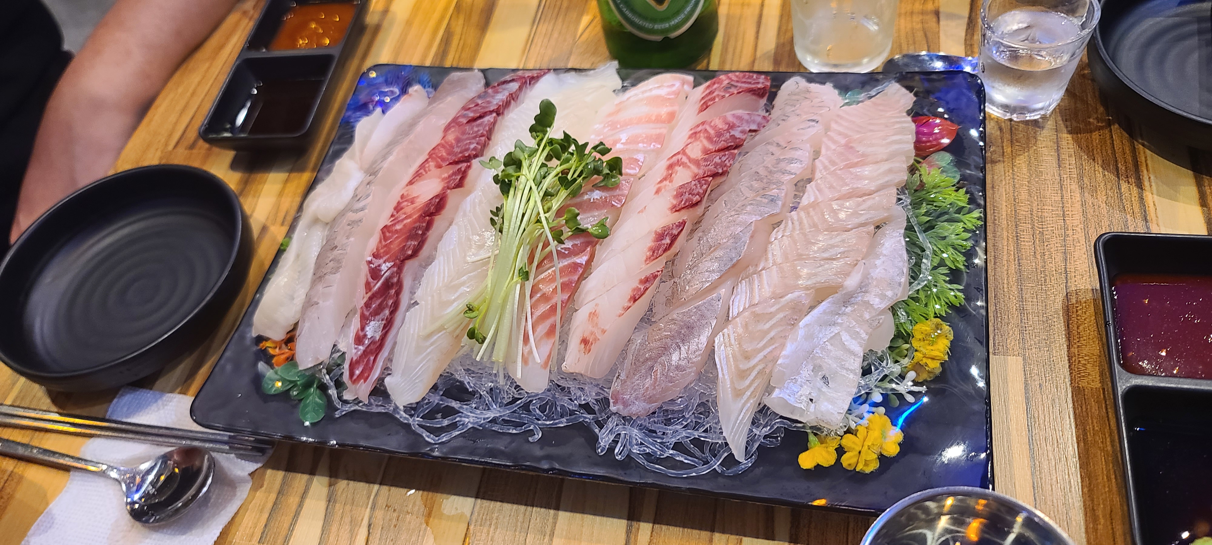 낚시꾼 김춘복의 도시어부 송도점 인천맛집 송도맛집 외부 활어회전문점 내부 수산문제작소 어부세트2