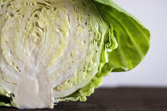양배추 생으로 먹으면 생기는 일