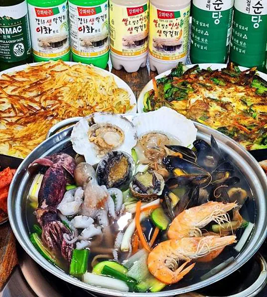 도토리 바지락손칼국수