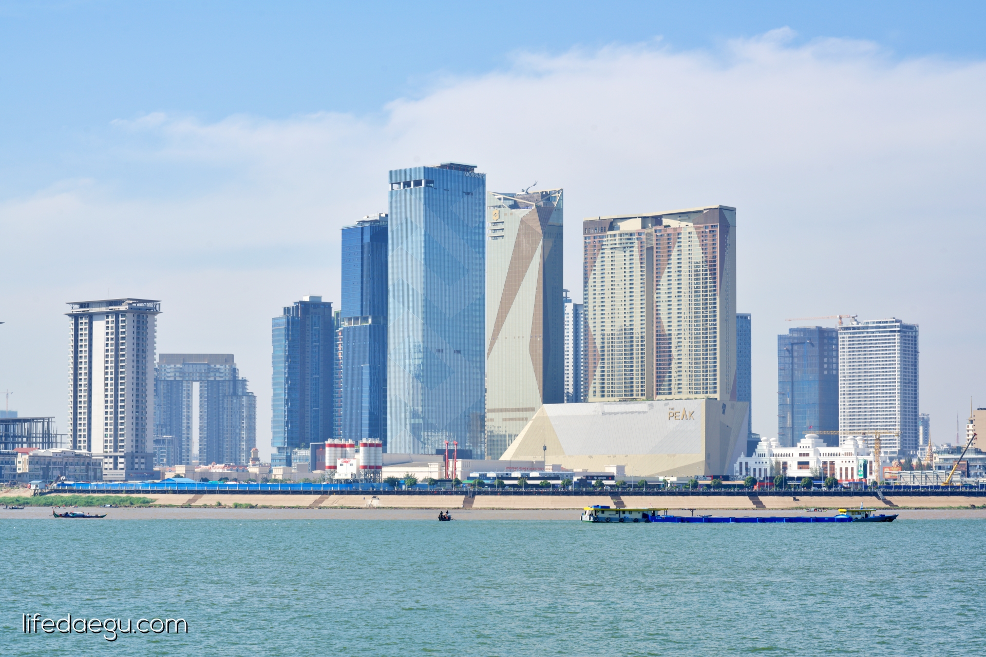 캄보디아 프놈펜 스카이라인