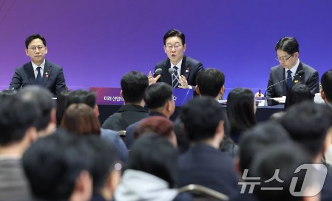 이 대통령 지역화폐 전환 지시: 카드 포인 수십조 숨은 자산 찾기 및 소상공인 경제 효과 총정리