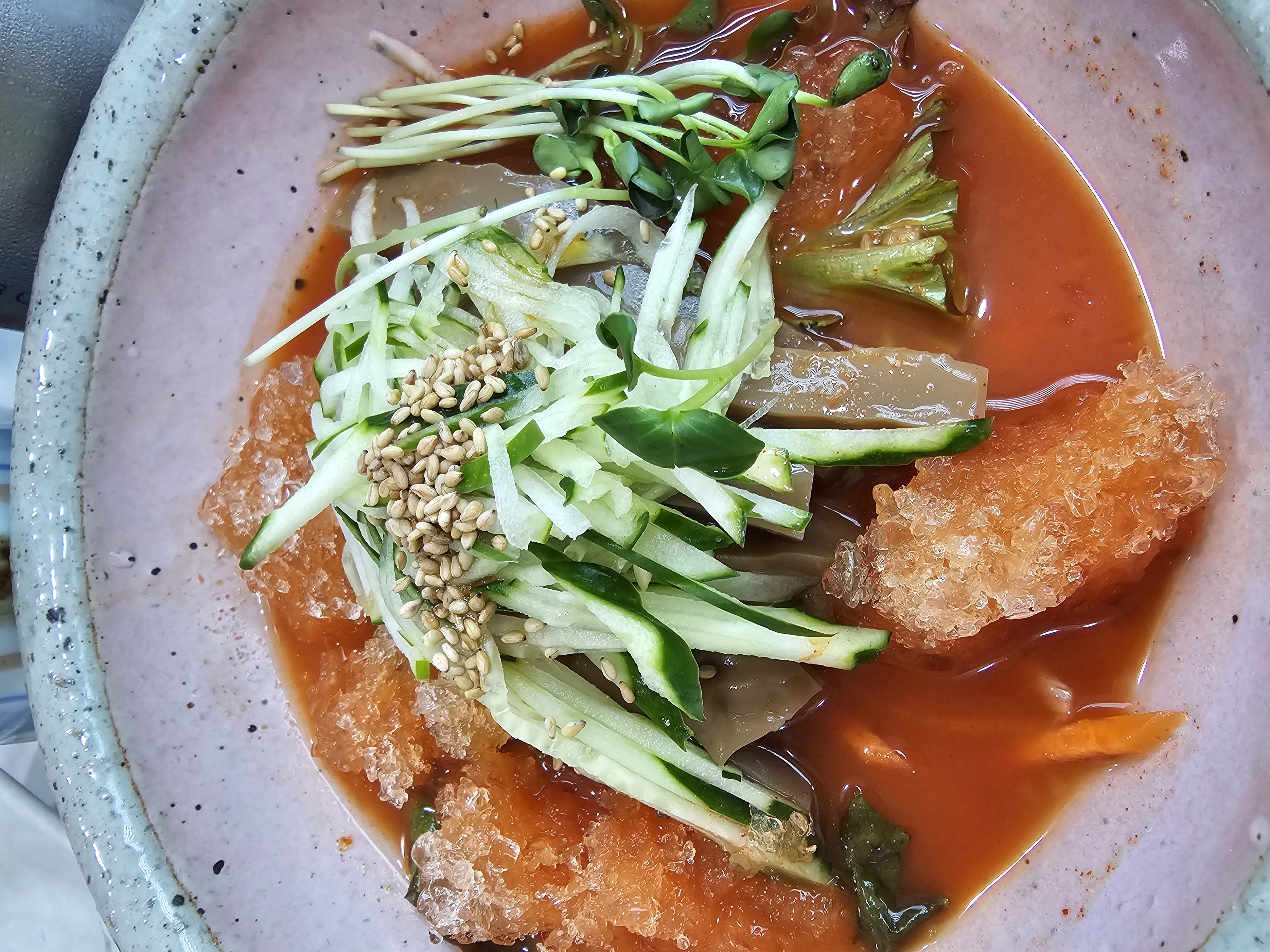 부산 청죽일식 매콤한 냉채, 오이와 튀김 육수요리