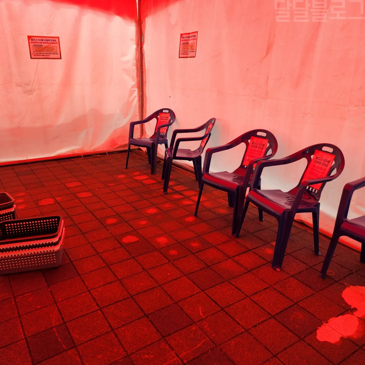 성동구-살곶이-물놀이장-여자-탈의실-내부