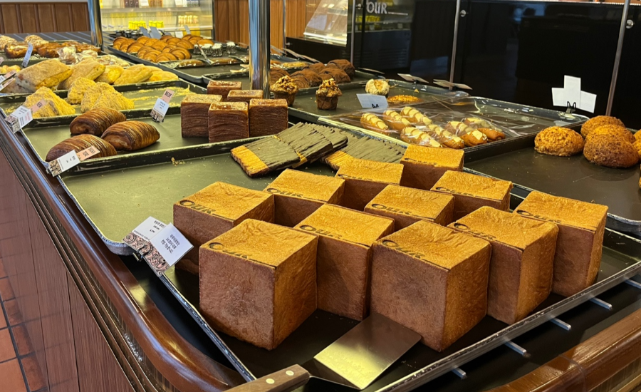 아우어베이커리 진열되어 있는 빵들2