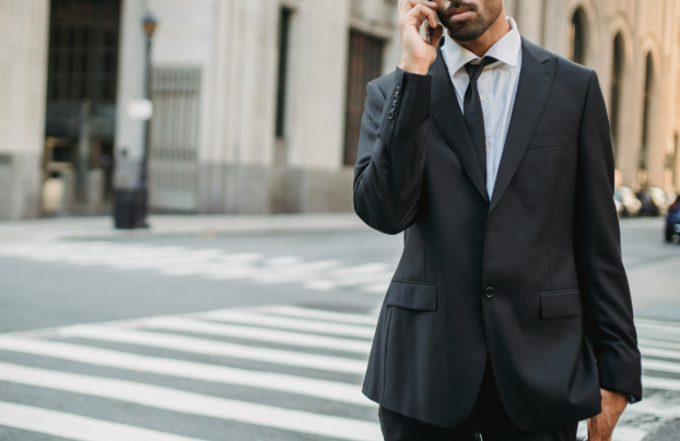 평범한 중산층인 사람의 사진