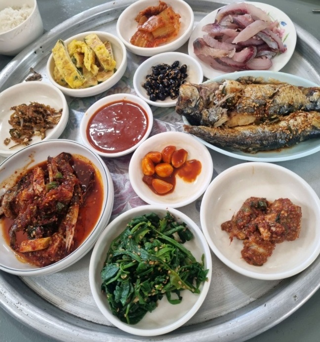 고성-희순할매-회백반-8천원-수양식당