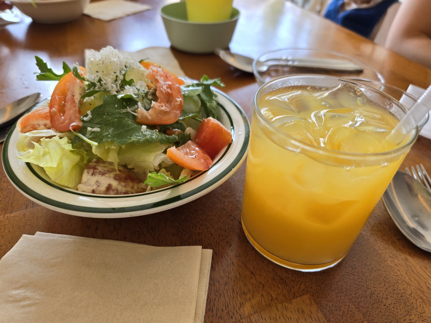 미니셀러드와 착즙음료