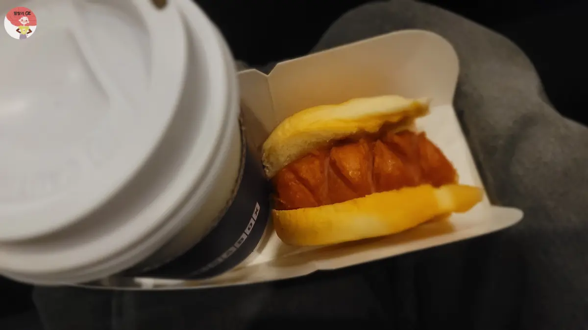 경기-남양주현대아울렛 스페이스원영화관-메가박스-핫도그와-커피