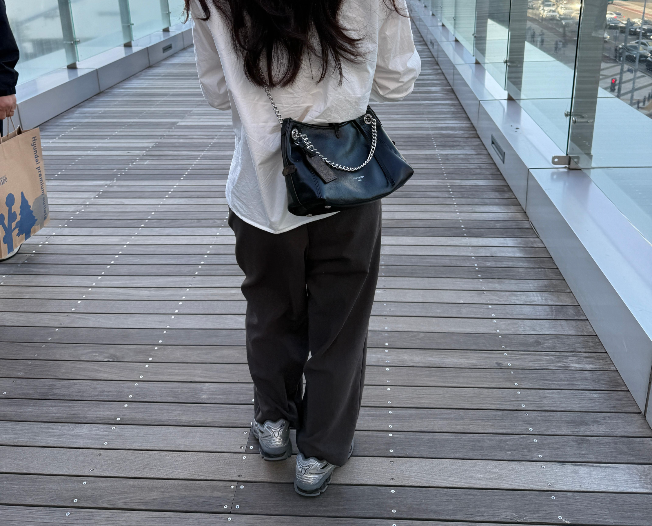 결혼예물 첫 명품백 루이비통 캐리올 바이브 BB 구매후기