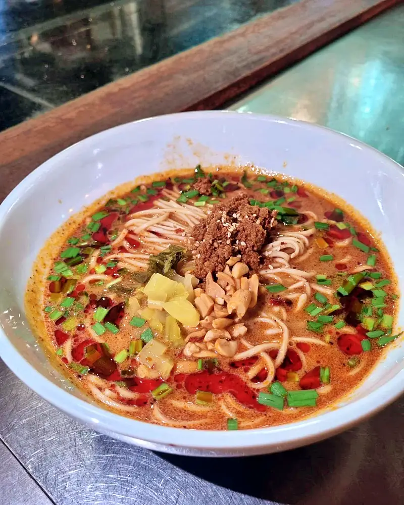 줄서는식당 퓨전 중식 크리스피 새우창펀, 짜장면, 탄탄면 뚝섬역 성수동 중식당 맛집 소개