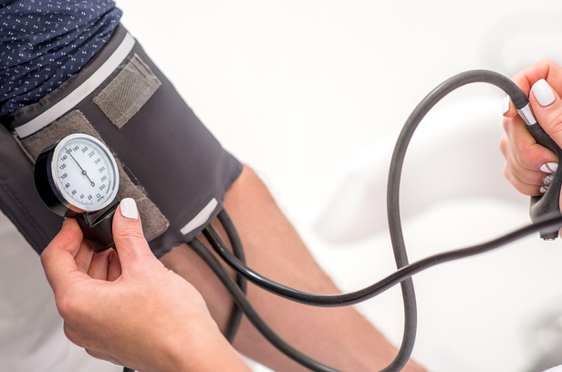 고혈압 혈압관리 자연치료 생활습관개선 혈압낮추기 저염식 대시식단 건강관리 체중감량 운동효과