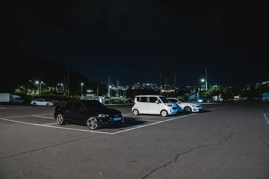 서귀포 새연교 인근 공영주차장에서 바라본 조용한 밤 풍경
