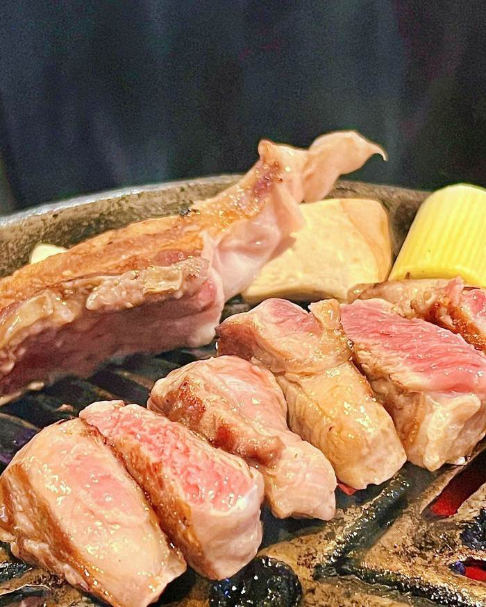 돈쭐내러왔습니다 갈현동 연신내 족발 보쌈 매콤 뼈구이 맛집