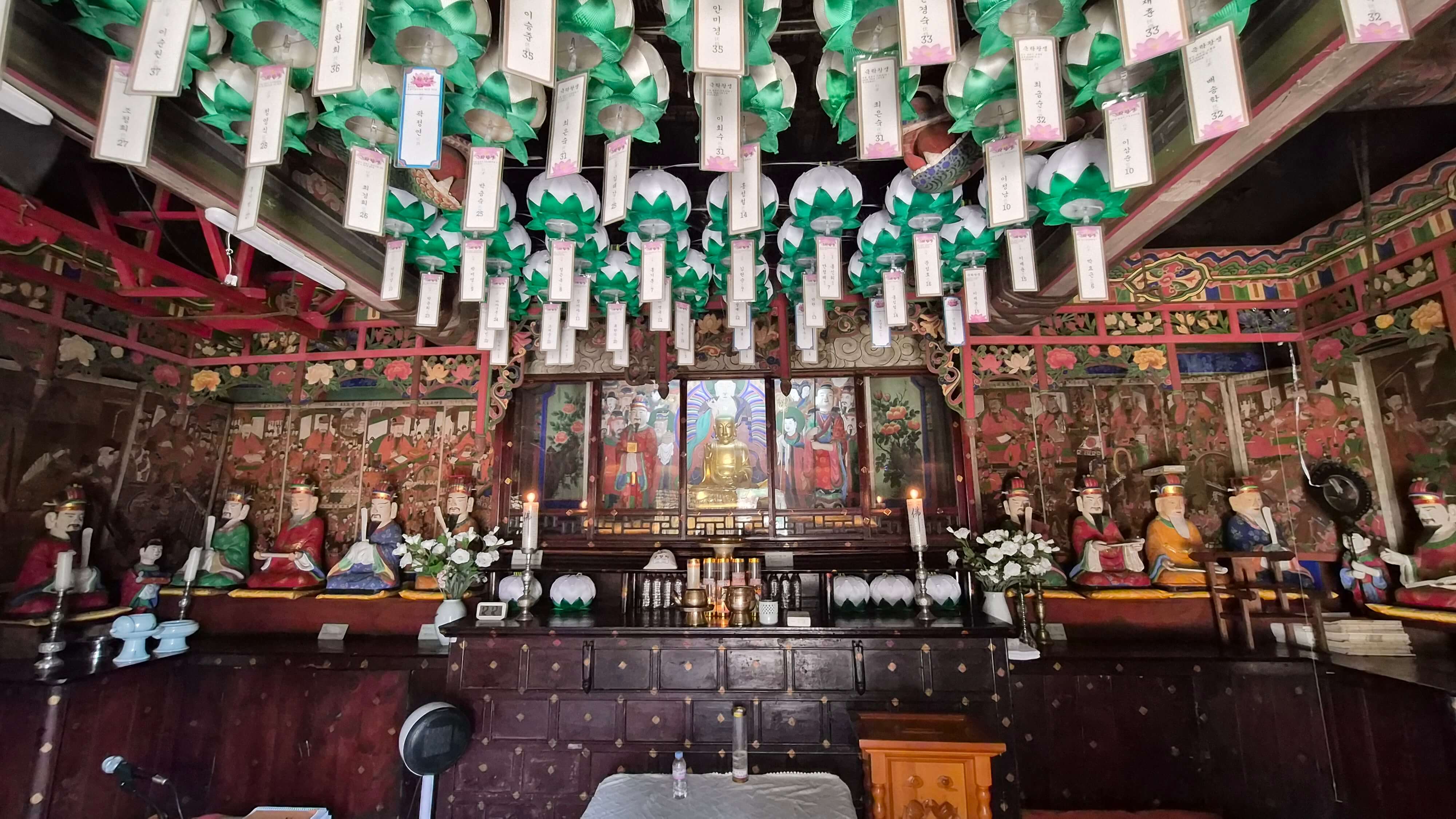 서울 안양암 : 도심 속 거대한 마애불의 미소 낙산 위 고즈넉한 기도도량