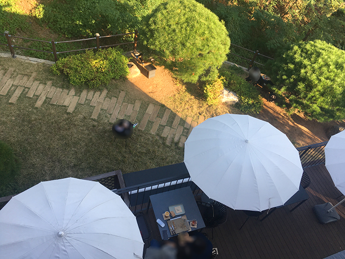 위에서-내려다-본-카페풍경