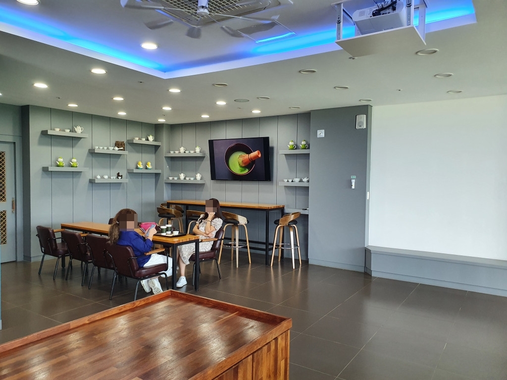 제주 오늘은 녹차한잔 내부