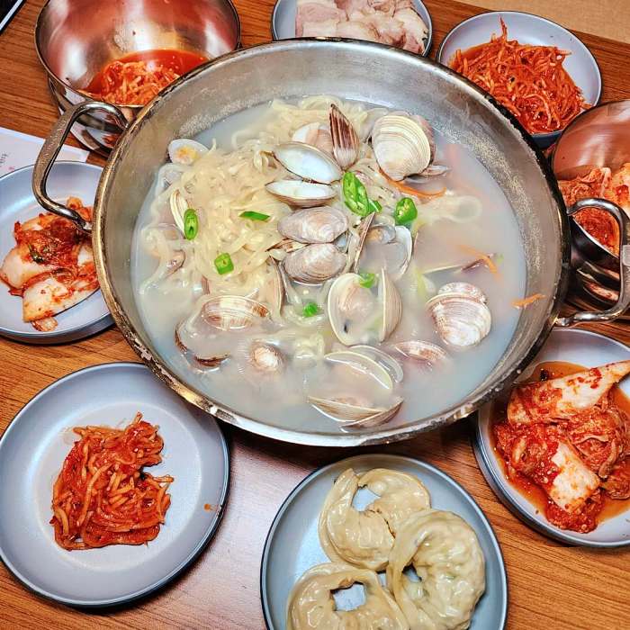 생방송투데이 하남 미사 진한 육수 백합 조개 바지락 칼국수 맛집