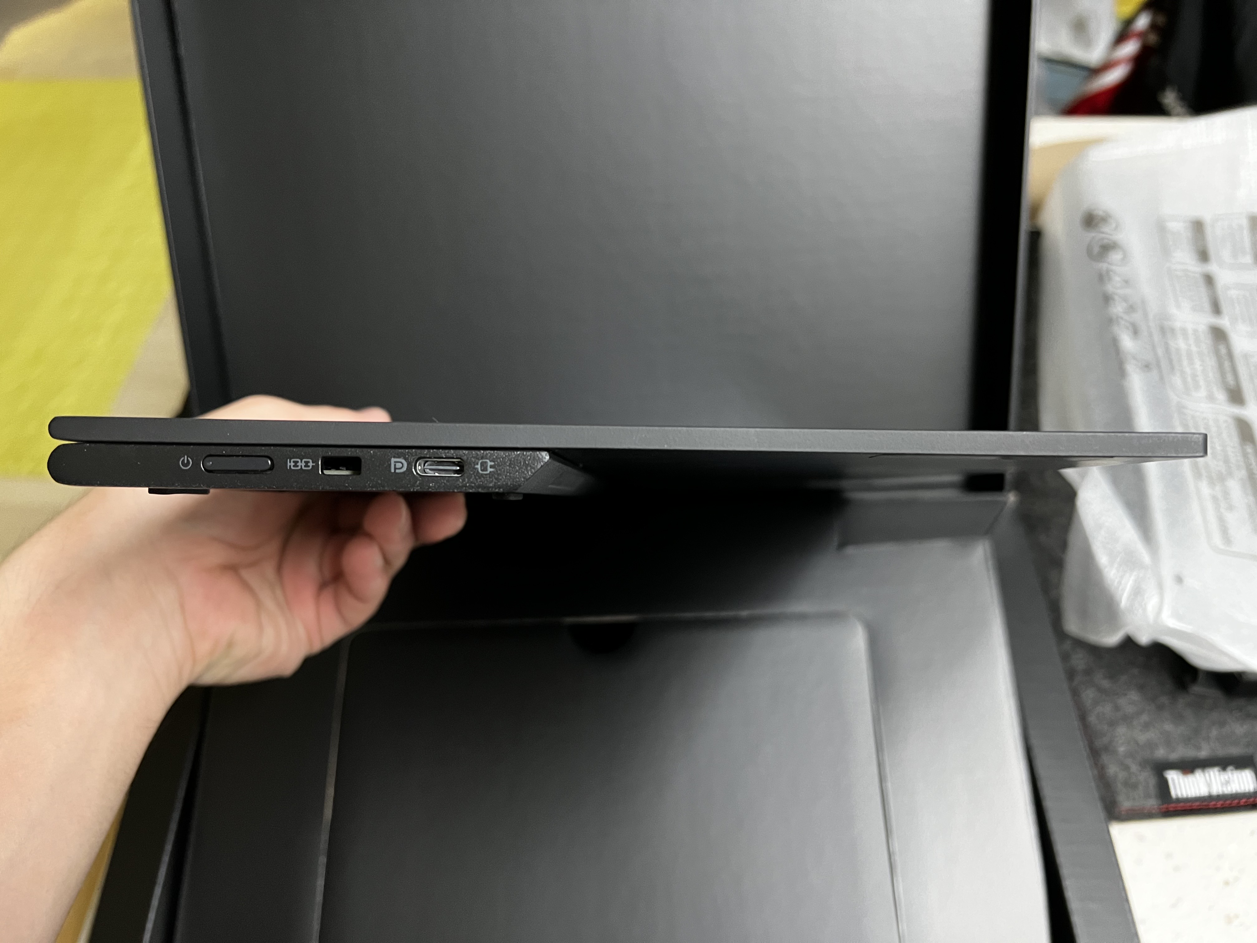 씽크비전 M14 우측부