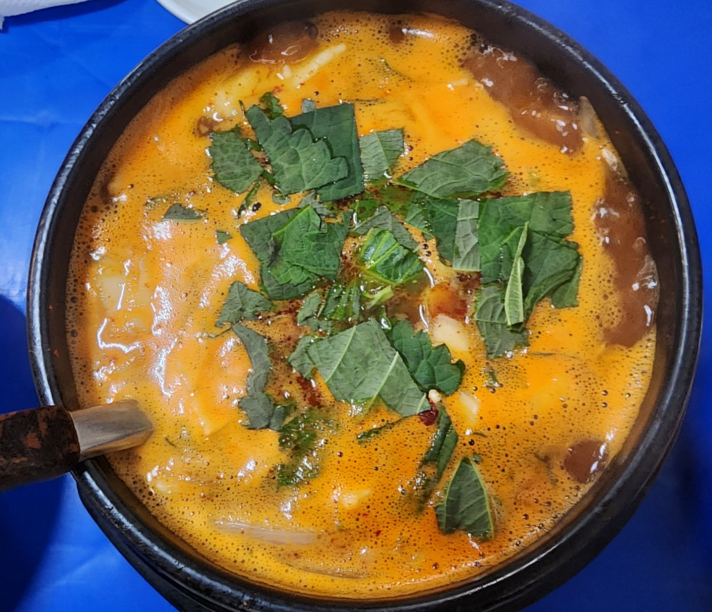 목동 대합탕 수제비 포장마차에서 나온 대합탕 수제비