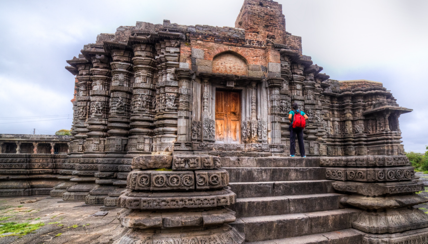 주변에 숨겨진 작은 템플이 많습니다.