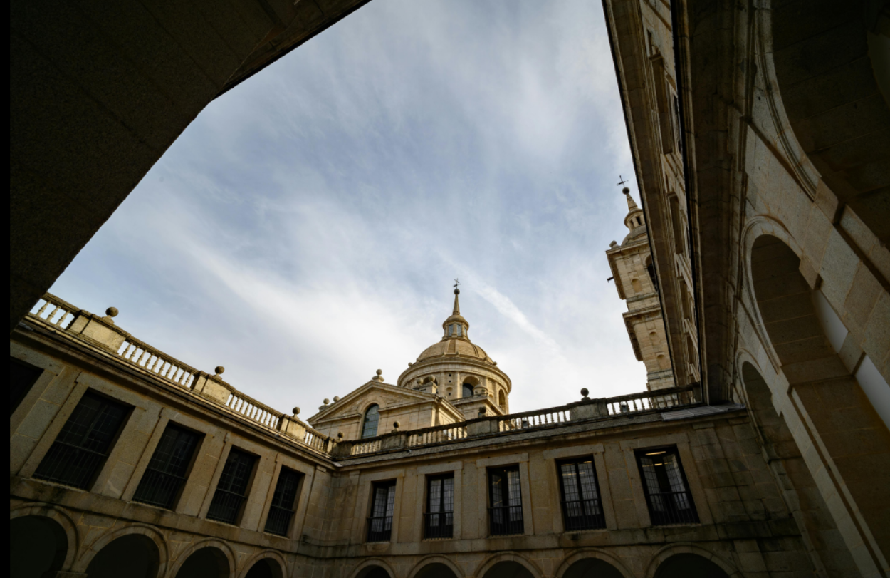 양식별 특징비교 (비잔틴, 바로크, 현대)