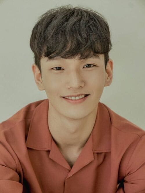 신재휘 (이진근 역)