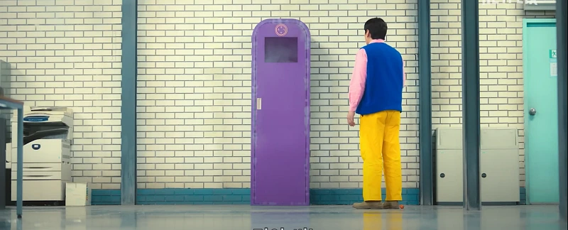 닭강정에서 캐비닛처럼 생긴 정체불명의 기계