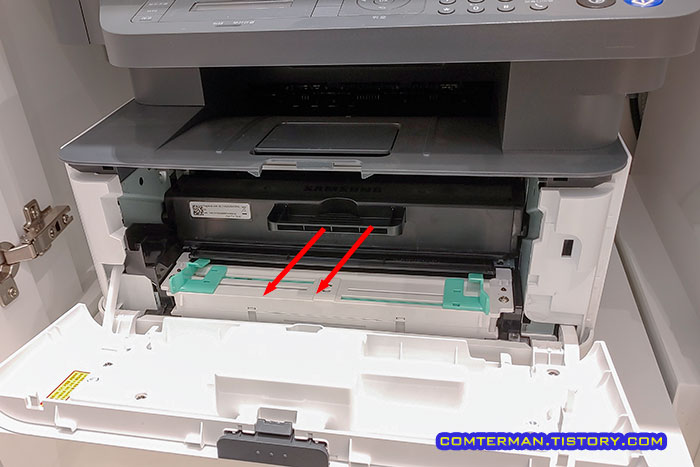 삼성 SL-M2893FW 토너 카트리지 장착 위치