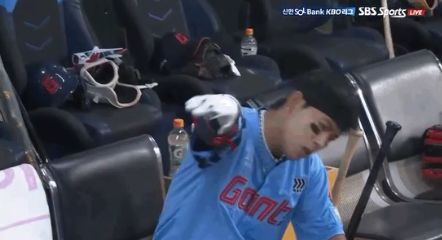 황성빈 공황장애 고백,공황장애 증상,유명인 정신질환,프로야구 선수 스트레스,운동선수 정신건강