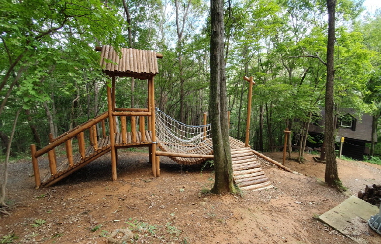 거제 자연휴양림 야외놀이터