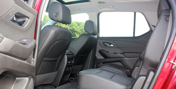 쉐보레 트래버스 내부 및 스펙