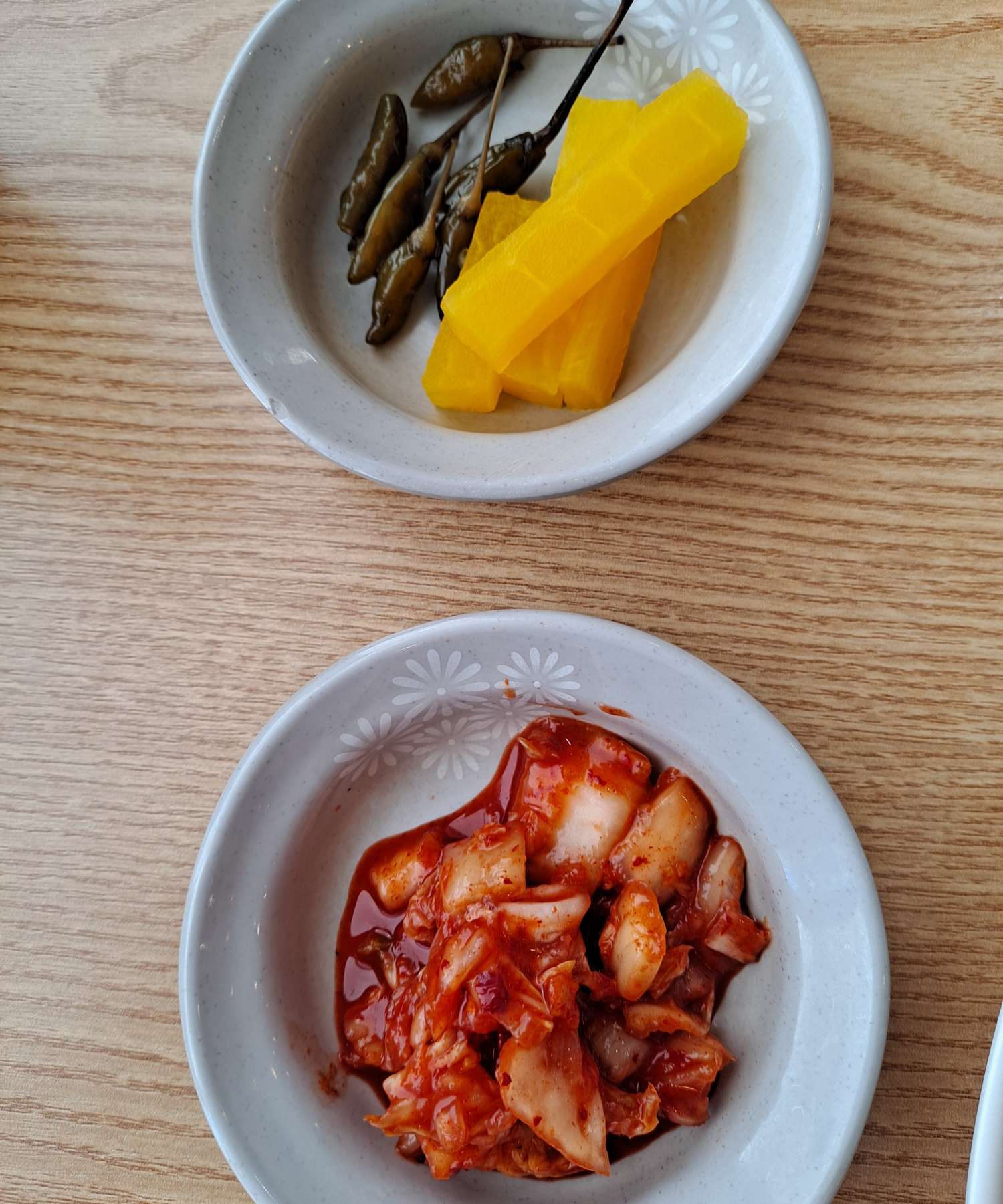 금화왕돈까스 밑반찬들