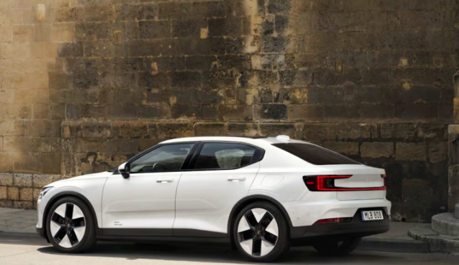 볼보 폴스타 2 관련 사진