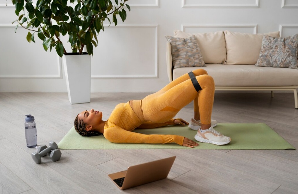 내 몸의 방어력을 높이다! 시니어 홈트로 튼튼하게 지키는 관절과 기력